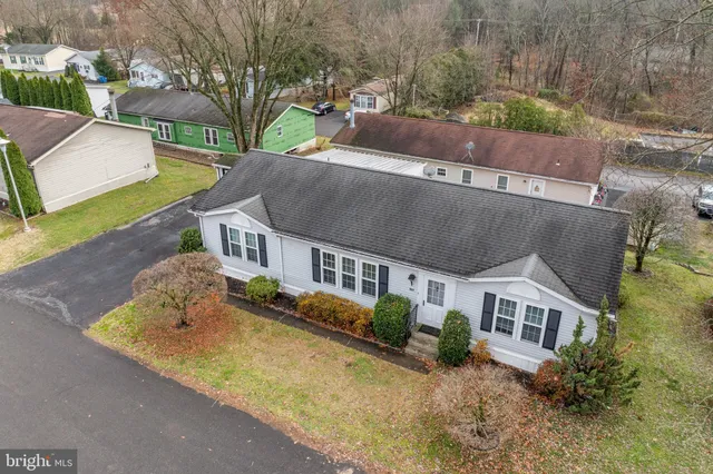 $94,500 | 907 Lakeview Drive, Green Lane, PA 18054