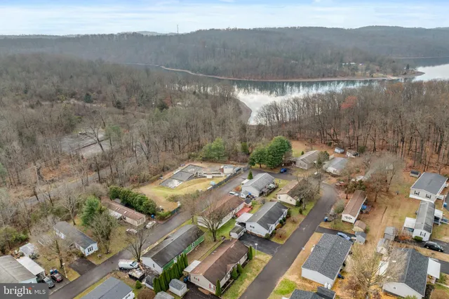 $94,500 | 907 Lakeview Drive, Green Lane, PA 18054