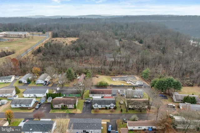 $94,500 | 907 Lakeview Drive, Green Lane, PA 18054