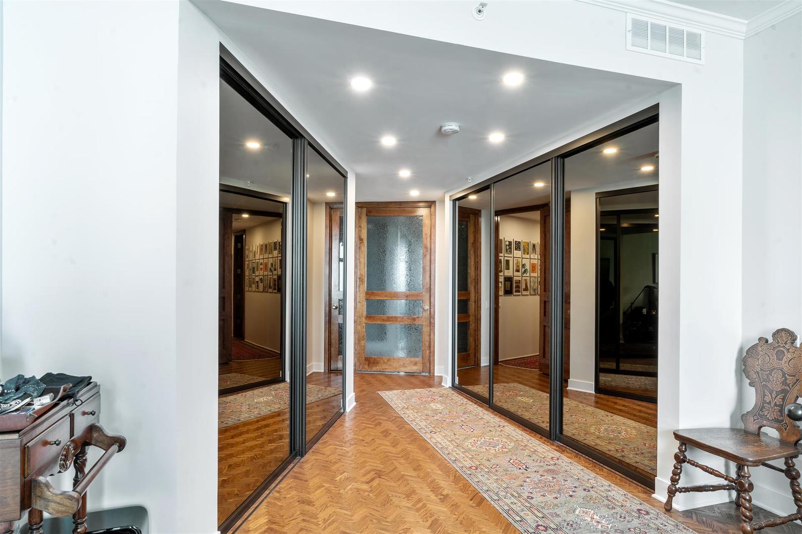 680 North Lake Shore Drive, Unit 1103 Chicago, IL 60611 - Photo 15 of 28 a view of hallway with living room and hallway