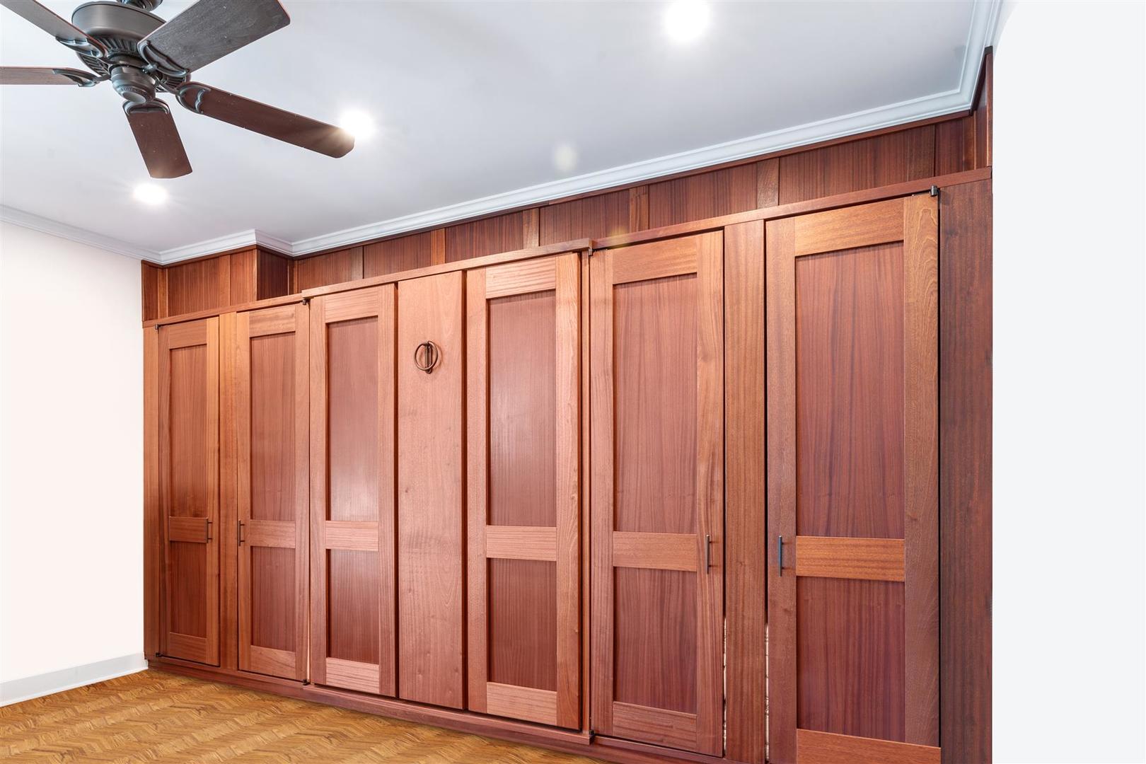 680 North Lake Shore Drive, Unit 1103 Chicago, IL 60611 - Photo 24 of 28 a view of a elevator