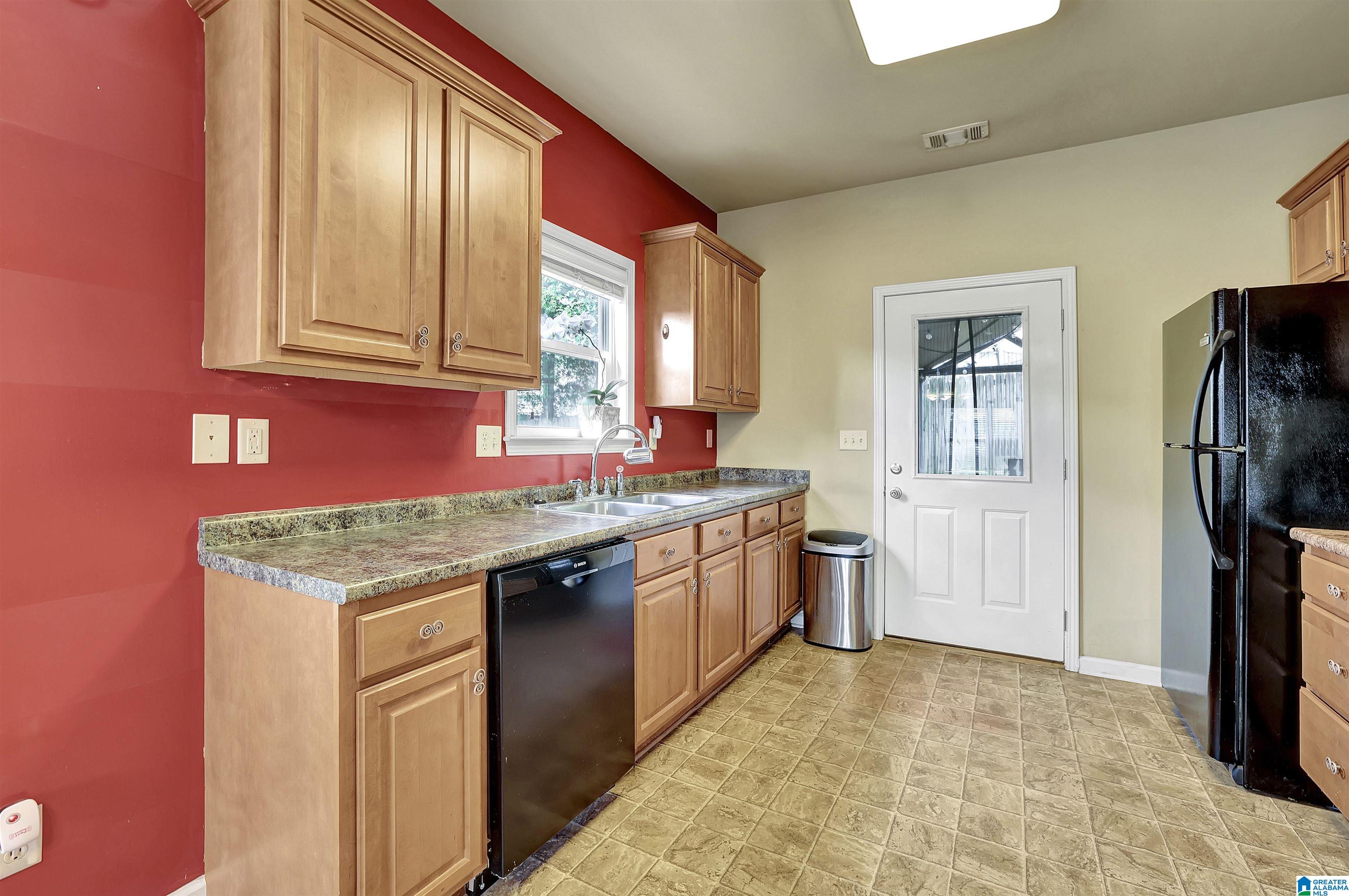 102 Rockbrook Lane Pelham, AL 35124 - Photo 12 of 29