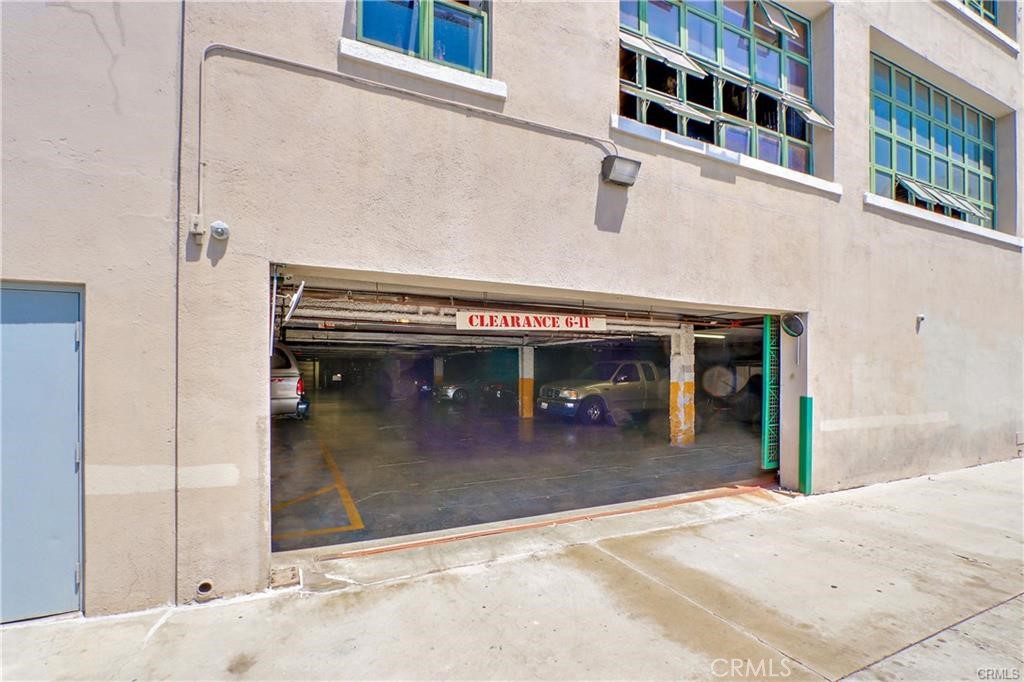 100 West 5th Street, Unit 2G Long Beach, CA 90802 - Photo 16 of 17 a view of a entryway of the house