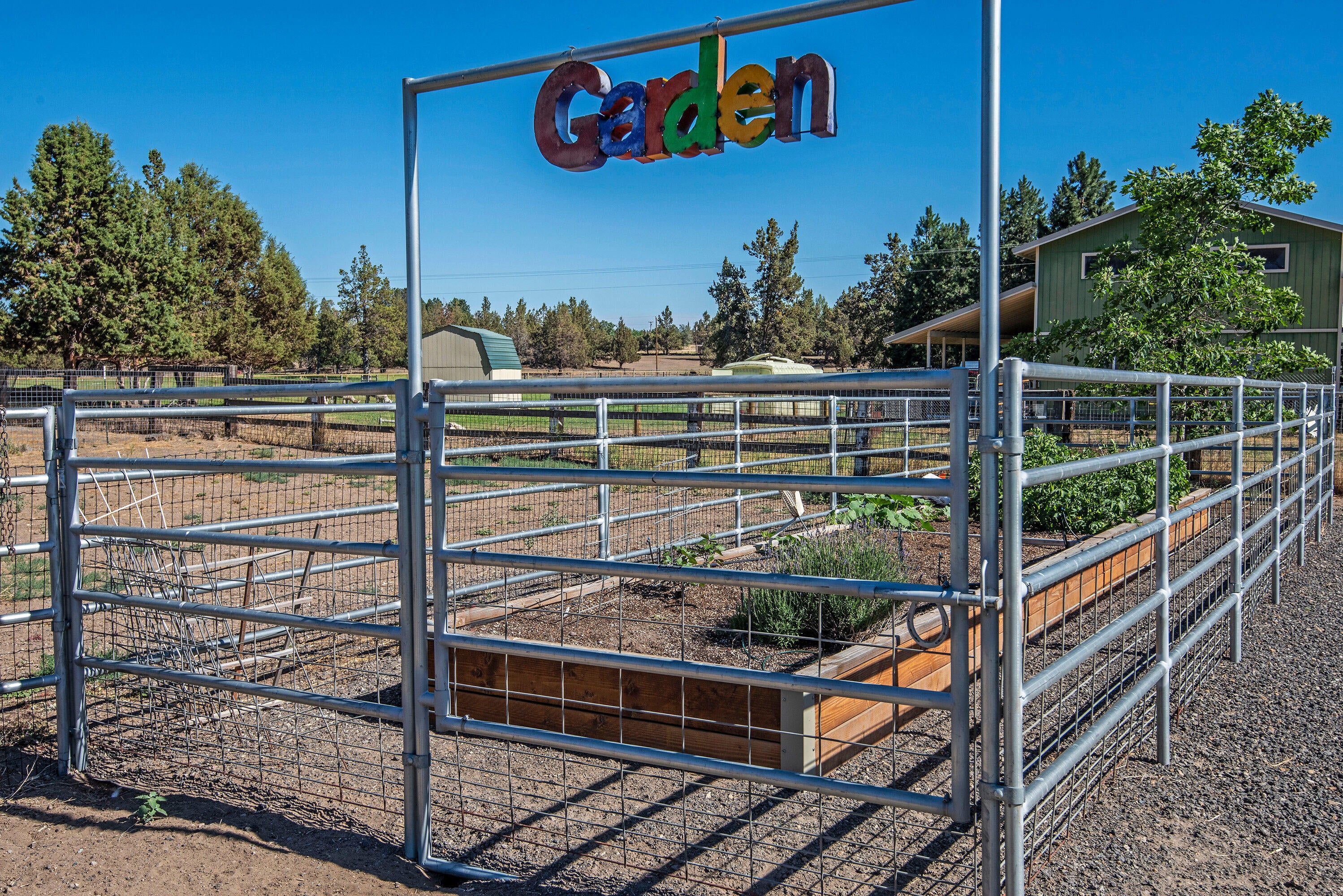 62227 Powell Butte Road Bend, OR 97701 - Photo 45 of 63 Garden