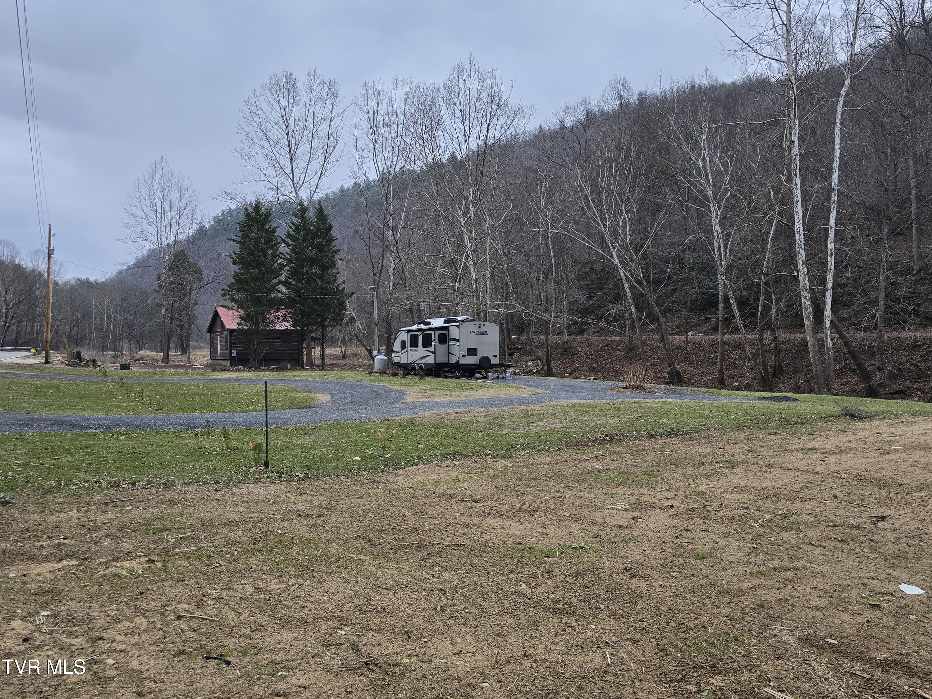 7589 Roan Creek Road, Unit 9B Butler, TN 37640 - Photo 19 of 25 1000011957