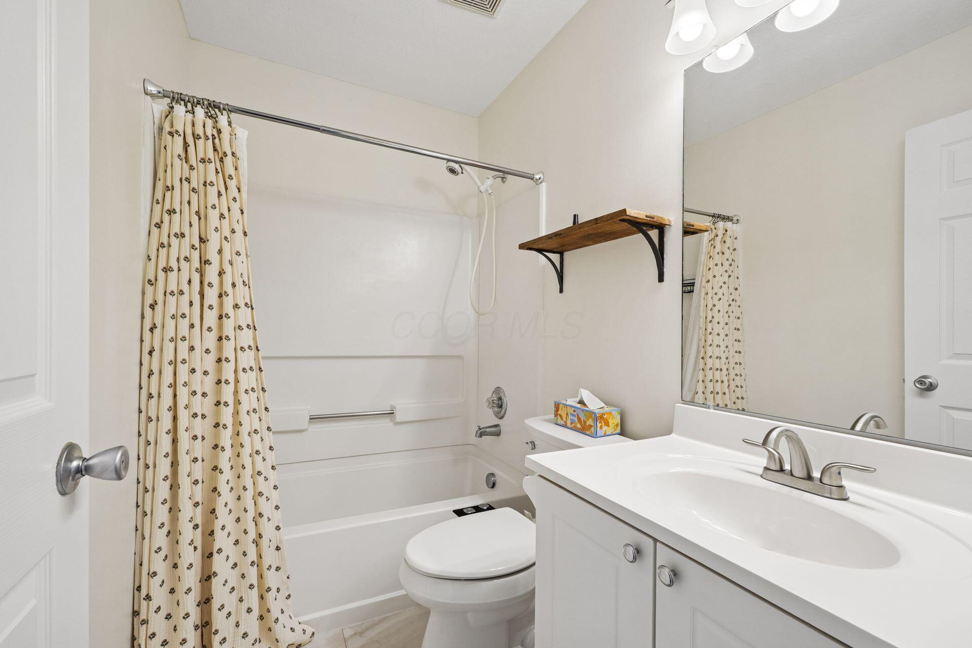 7003 Pleasant Colony Way, Unit 14 New Albany, OH 43054 - Photo 29 of 38 Full Bath 2