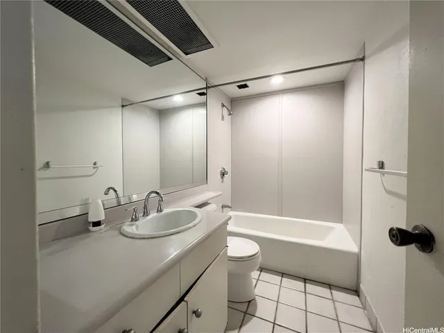 $3,200 | 1860 Ala Moana Boulevard, Unit 902B, Honolulu, HI 96815