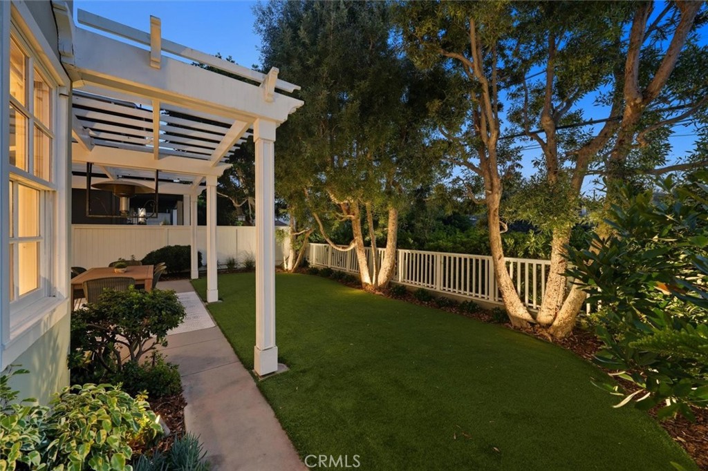 2909 Maple Avenue Manhattan Beach, CA 90266 - Photo 16 of 57 a view of a house with backyard and sitting area