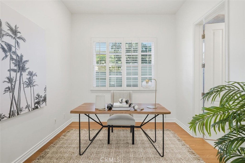 2909 Maple Avenue Manhattan Beach, CA 90266 - Photo 33 of 57 a view of a livingroom with furniture and a window