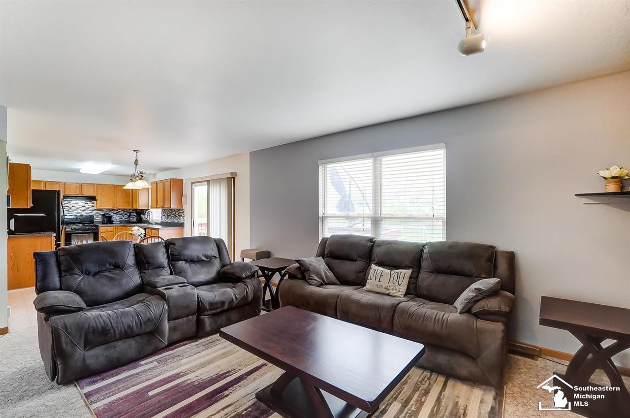 869 Hunting Creek Road Temperance, MI 48182 - Photo 9 of 39 50040756-8.JPG