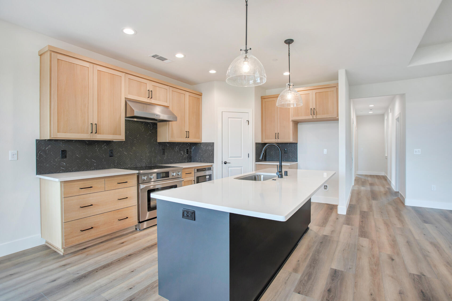 1410 Ridge Drive Redding, CA 96001 - Photo 5 of 25 IMG_7046