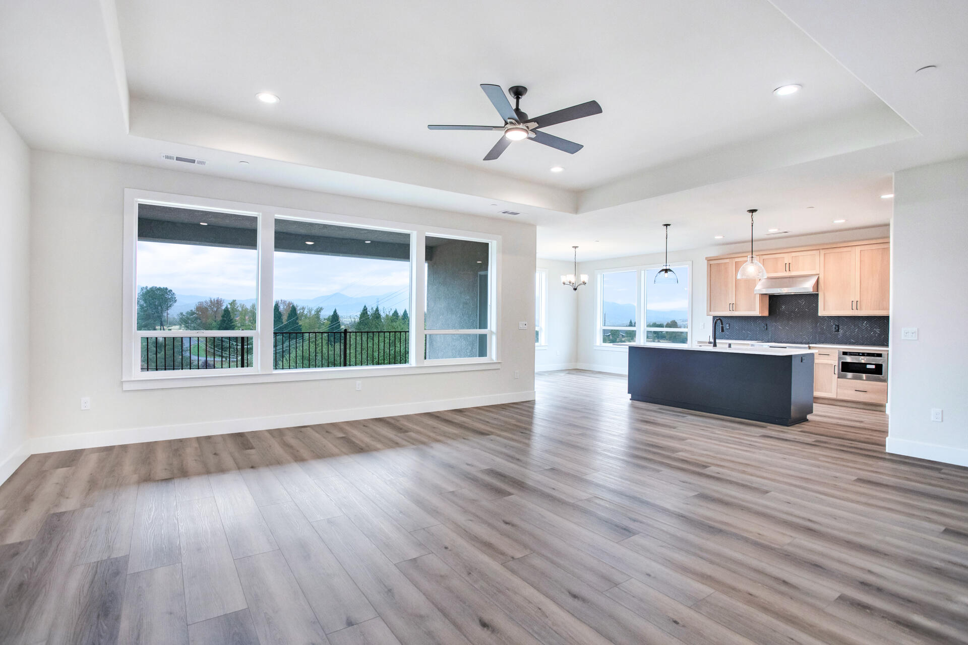 1410 Ridge Drive Redding, CA 96001 - Photo 10 of 25 IMG_7091