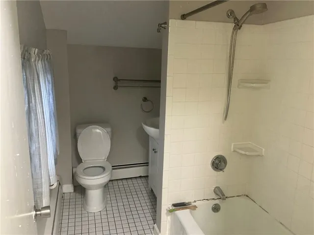 $1,750 | 24 Elmhurst Avenue, Unit 2, Cranston, RI 02920