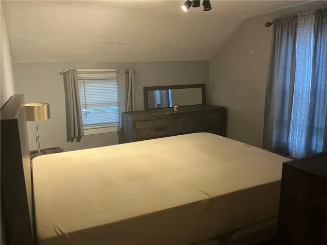 $1,750 | 24 Elmhurst Avenue, Unit 2, Cranston, RI 02920