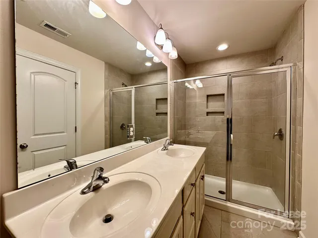 $2,450 | 5733 Lachlan Hill Lane, Charlotte, NC 28278