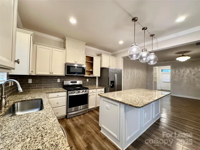 $2,450 | 5733 Lachlan Hill Lane, Charlotte, NC 28278