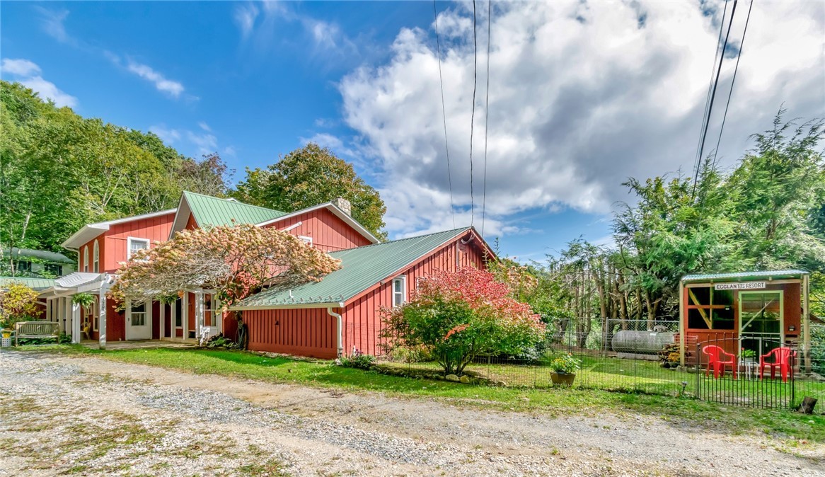 2209-2211 Sugar Mountain 2 Road Newland, NC 28657 - Photo 1 of 50
