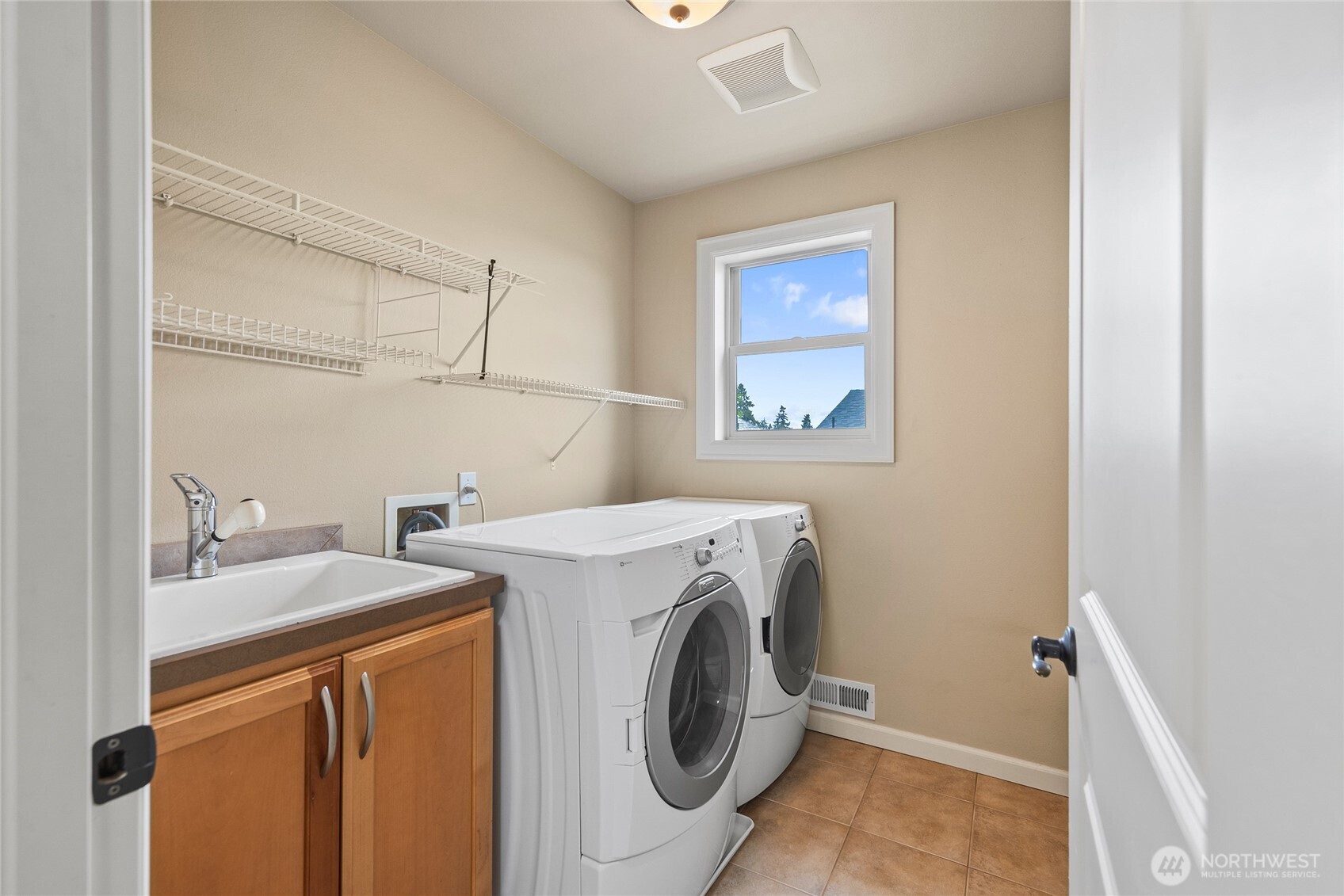 16311 Simonds Road Northeast Kenmore, WA 98028 - Photo 28 of 39 Gallery Image 28