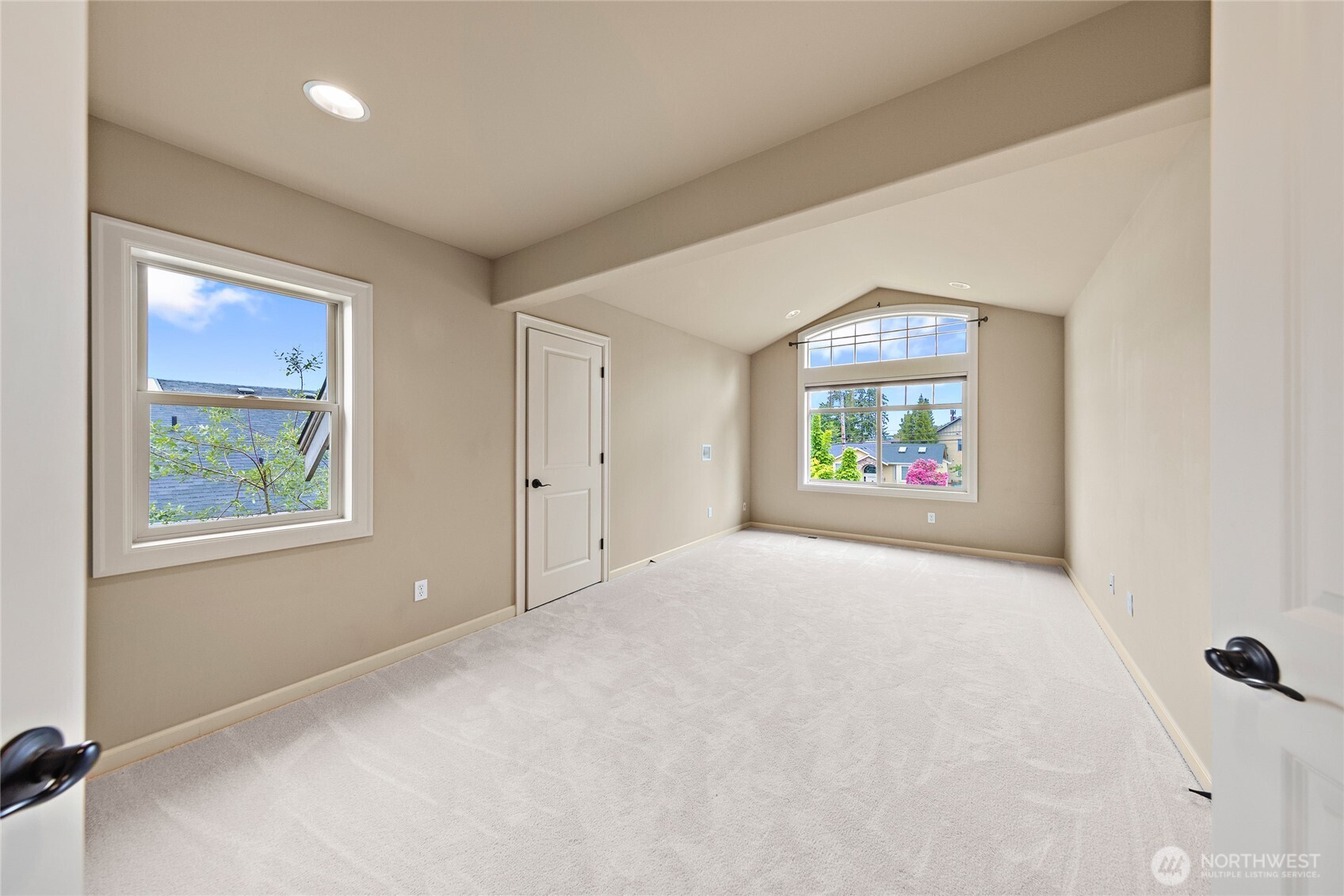 16311 Simonds Road Northeast Kenmore, WA 98028 - Photo 29 of 39 Gallery Image 29