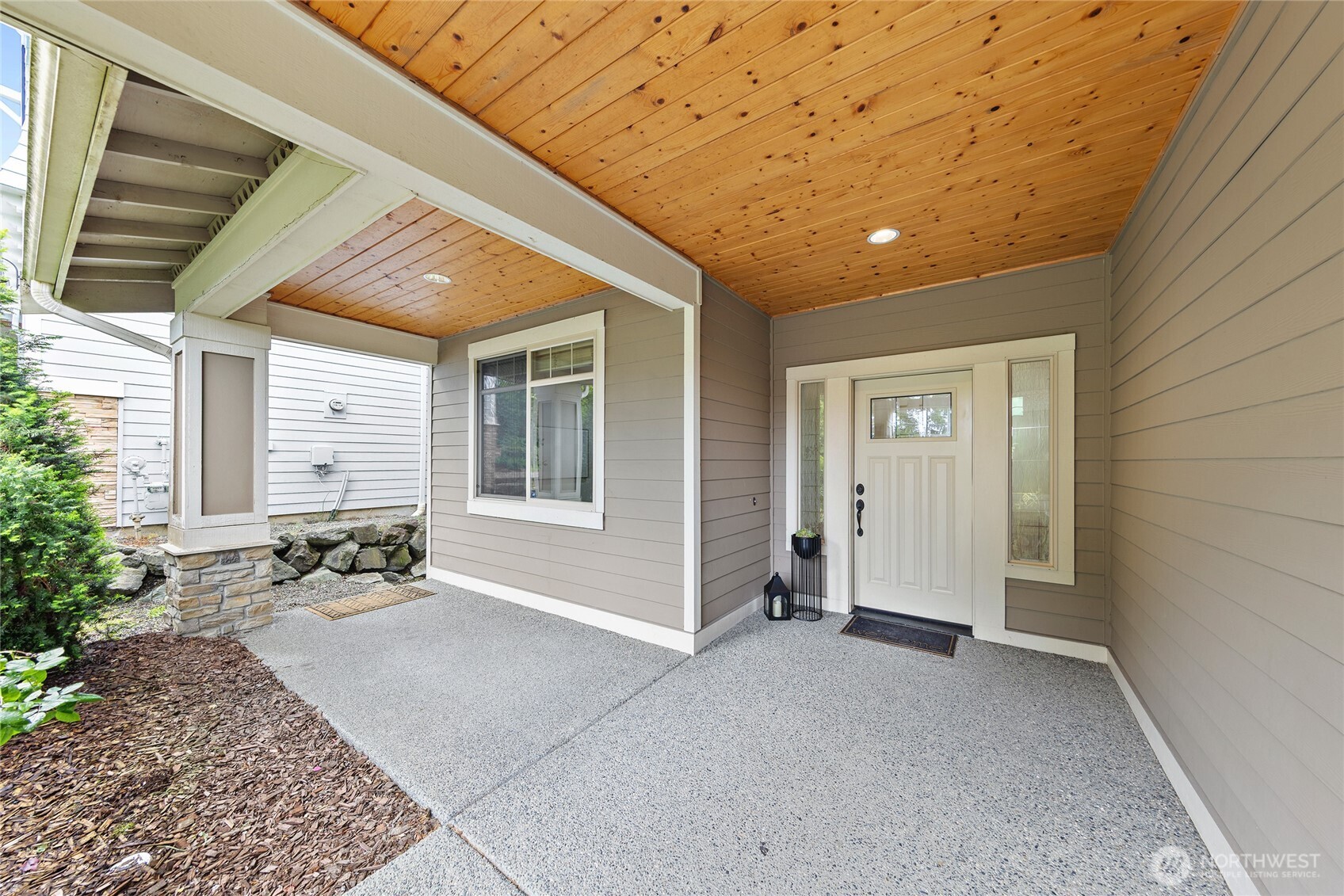 16311 Simonds Road Northeast Kenmore, WA 98028 - Photo 3 of 39 Gallery Image 3