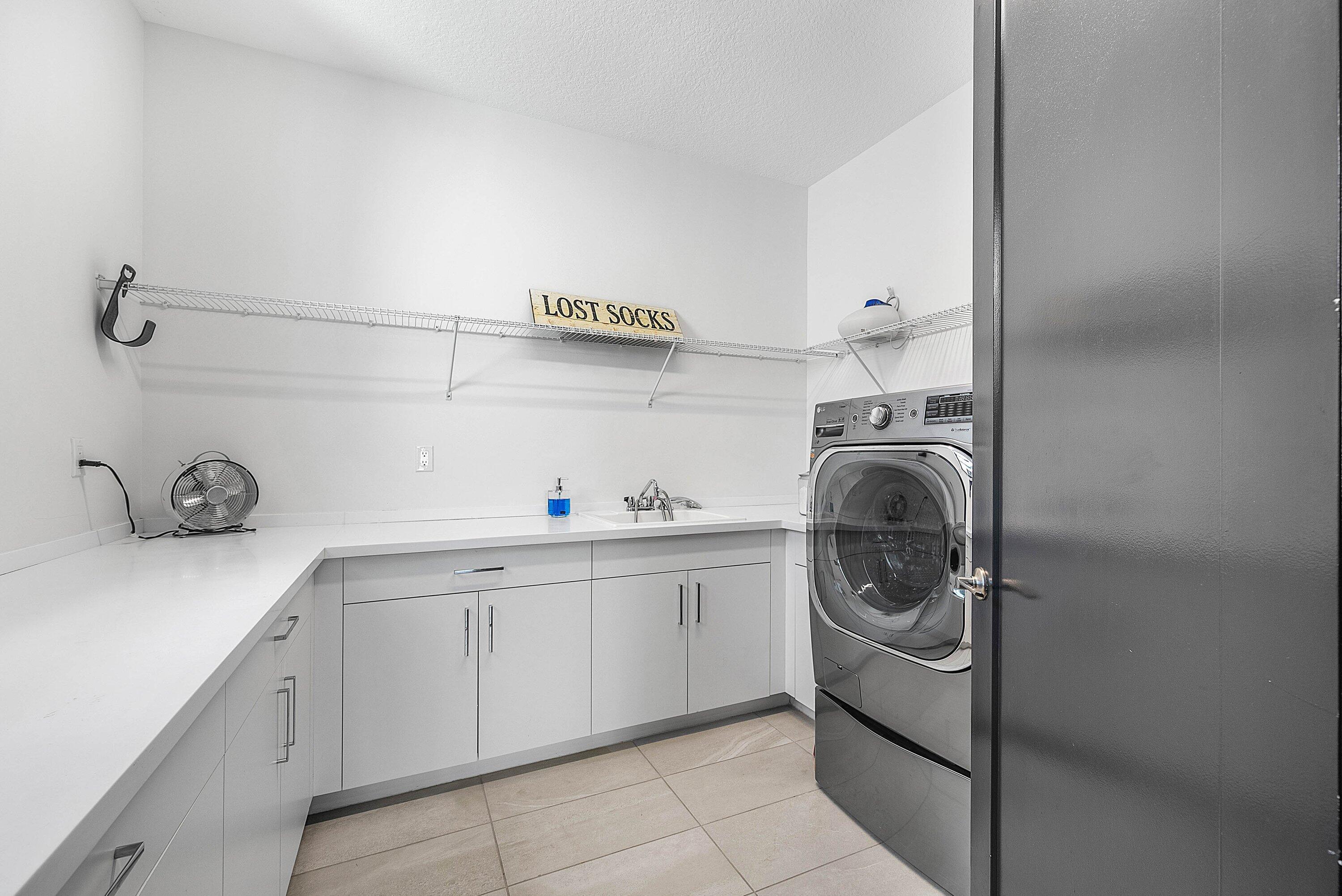 8805 New River Falls Road Boca Raton, FL 33496 - Photo 41 of 79 Laundry room