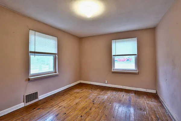 $150,000 | 9050 Highway 50, Aurora, IN 47001