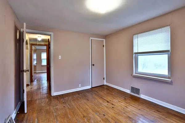 $150,000 | 9050 Highway 50, Aurora, IN 47001