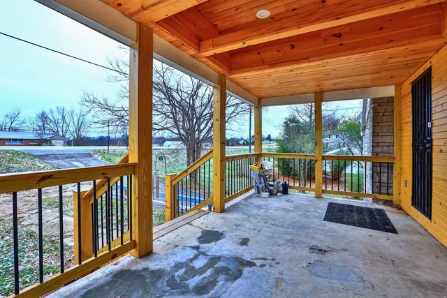 $175,000 | 9050 Highway 50, Aurora, IN 47001