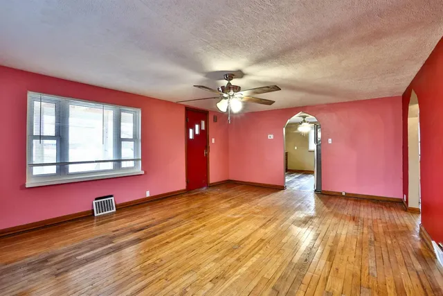 $175,000 | 9050 Highway 50, Aurora, IN 47001