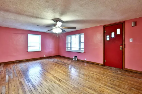 $150,000 | 9050 Highway 50, Aurora, IN 47001