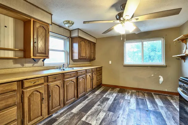 $150,000 | 9050 Highway 50, Aurora, IN 47001