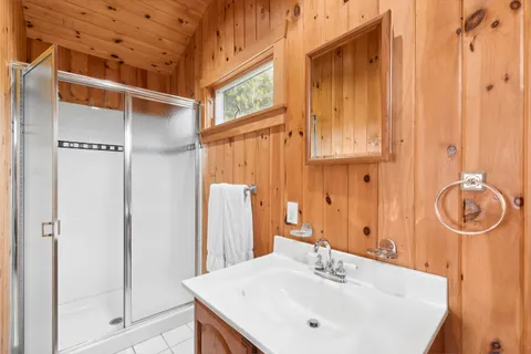 7 Bayview Road, Sag Harbor, NY 11963