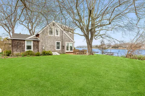 7 Bayview Road, Sag Harbor, NY 11963