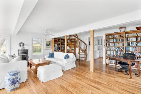 7 Bayview Road, Sag Harbor, NY 11963