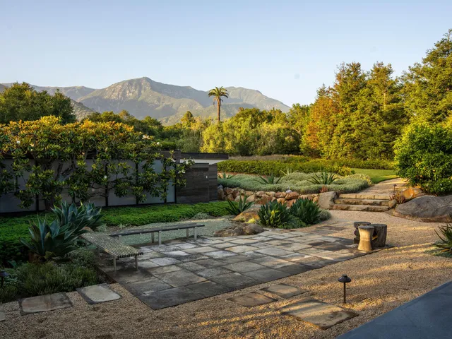 a house view with a outdoor space