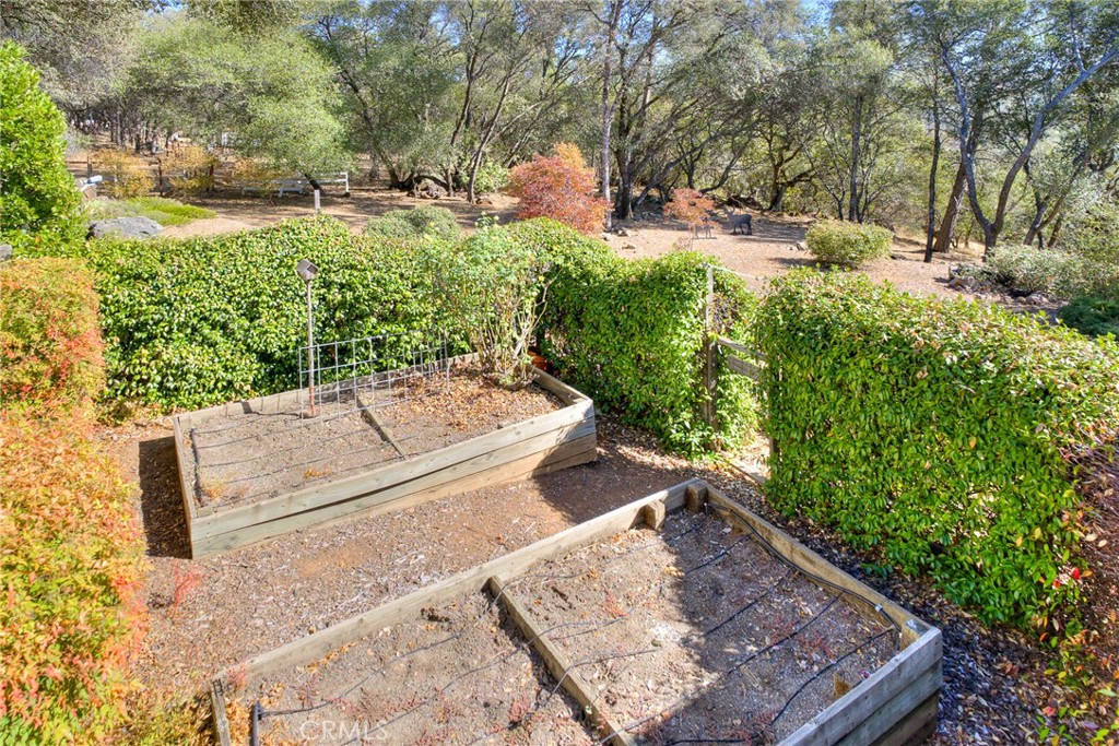 415 Hurleton Road Oroville, CA 95966 - Photo 37 of 70 Raised garden beds