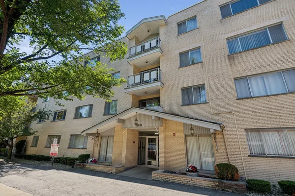 $262,900 | 5251 Galitz Street, Unit 412, Skokie, IL 60077