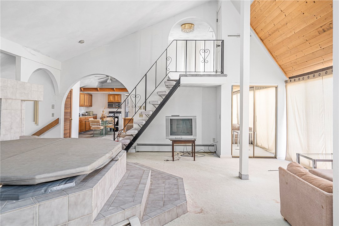 1006 Post Road Warwick, RI 02888 - Photo 13 of 20