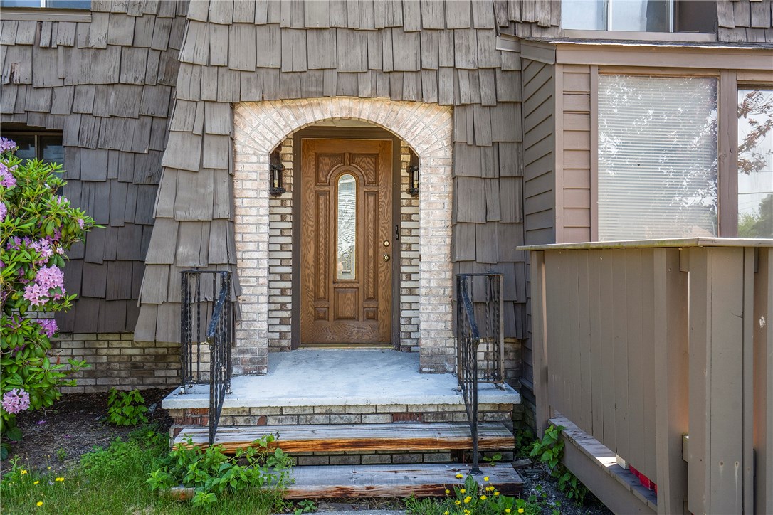 1006 Post Road Warwick, RI 02888 - Photo 3 of 20 Front door