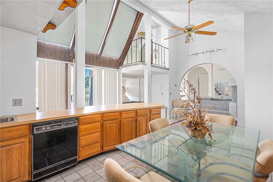 1006 Post Road Warwick, RI 02888 - Photo 5 of 20 Kitchen