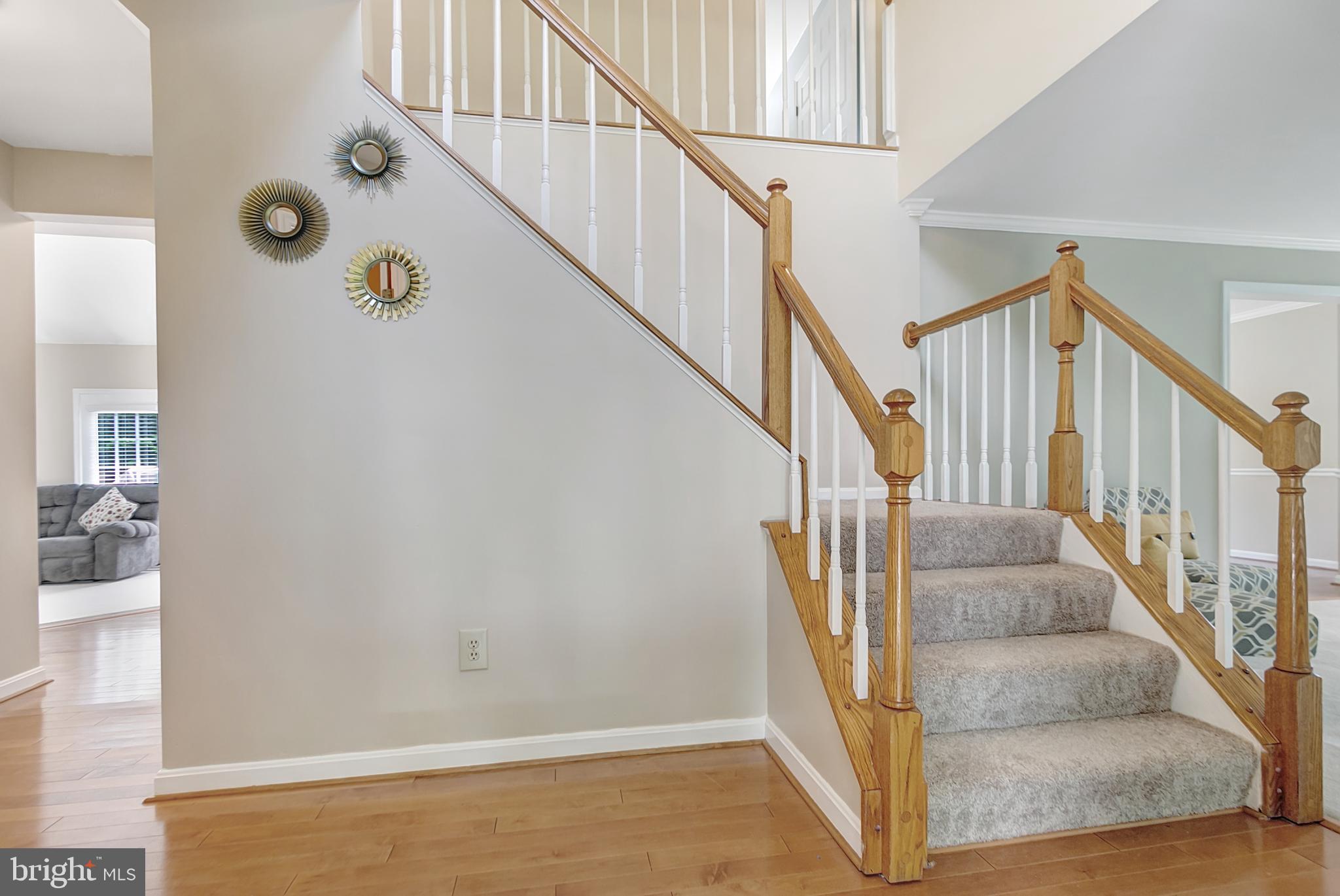 18832 Falling Star Road Germantown, MD 20874 - Photo 3 of 42 FRONT ENTRY FOYER
