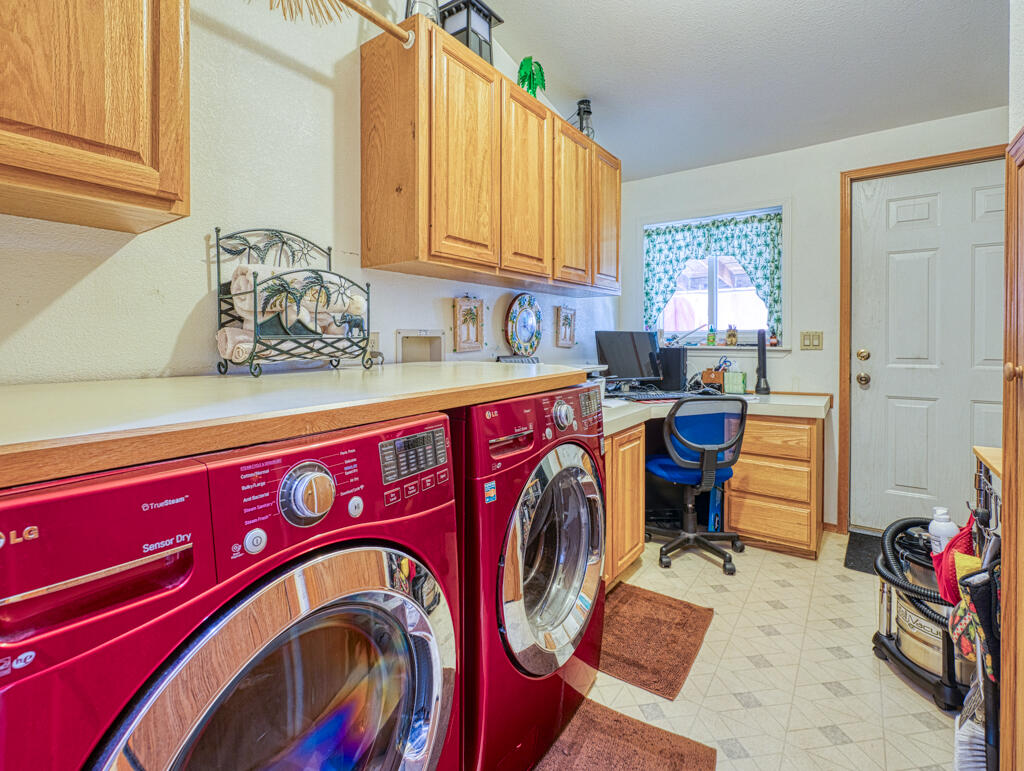 6501 Scottsbluff Road Klamath Falls, OR 97601 - Photo 22 of 36 Scottsbluff-22