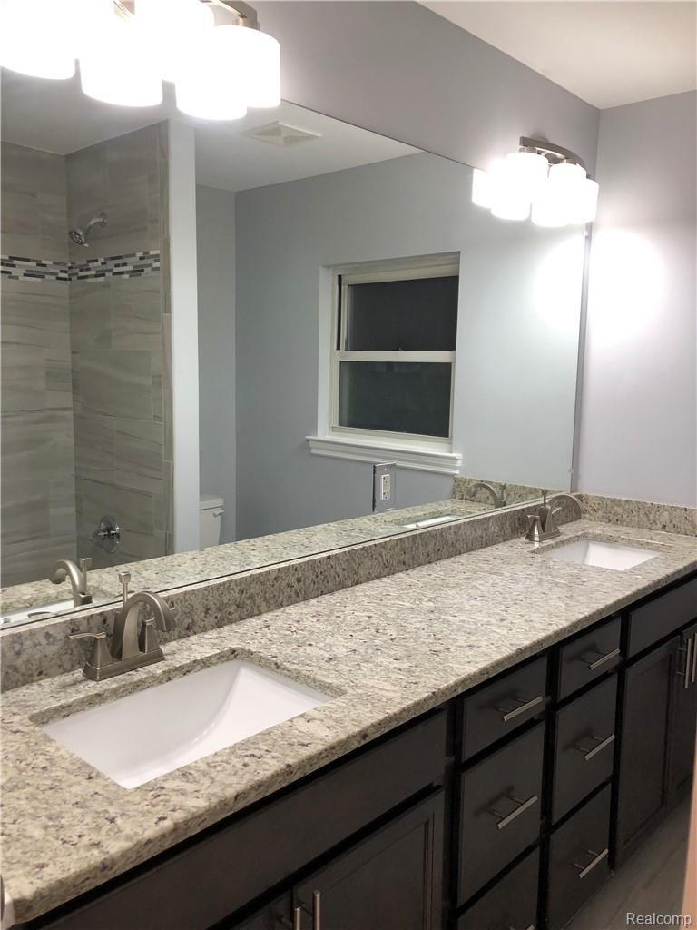23700 Rockingham Street Southfield, MI 48033 - Photo 18 of 43 IMG_2928.JPG