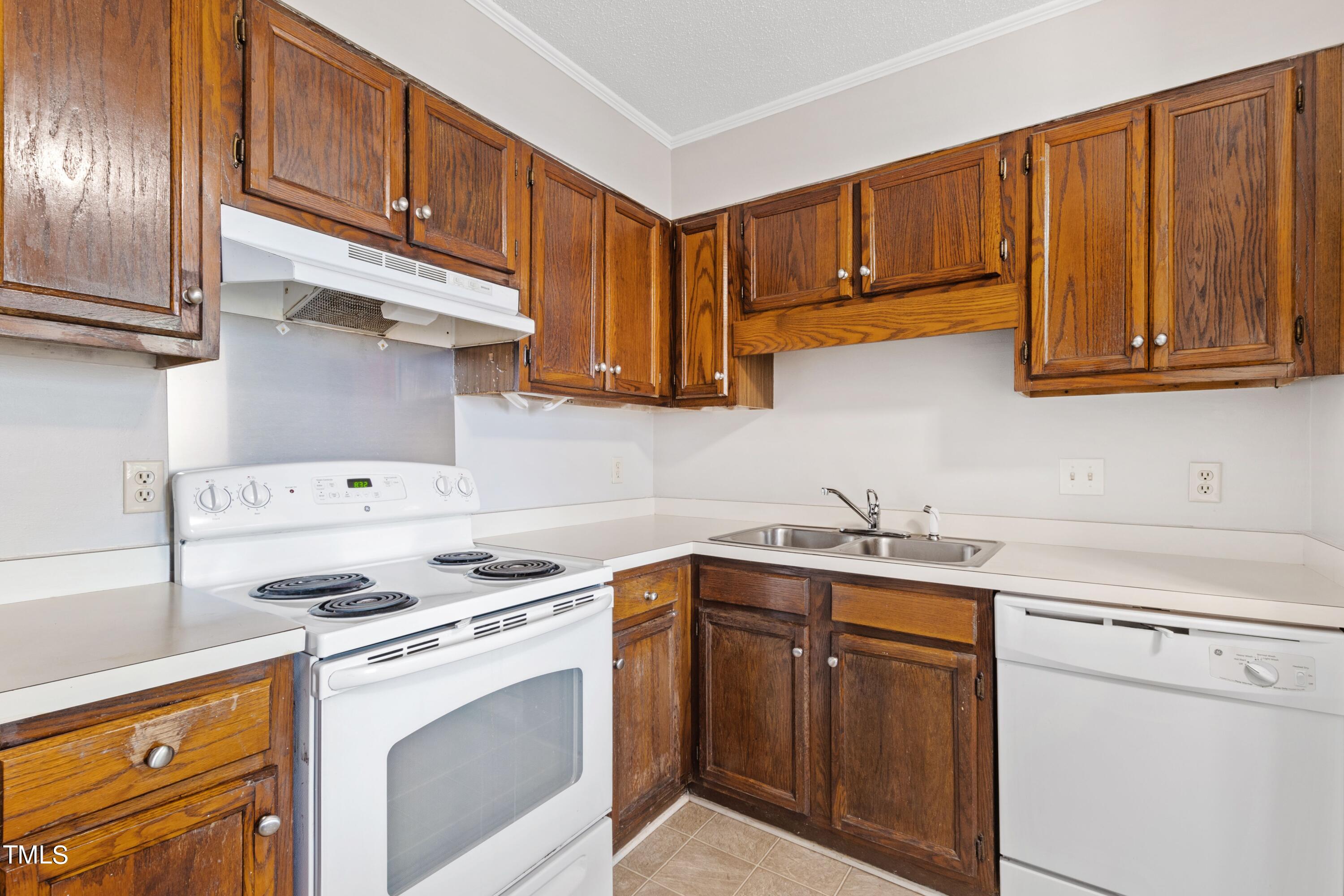 5325 Wayne Street Raleigh, NC 27606 - Photo 22 of 49 Unit B Kitchent