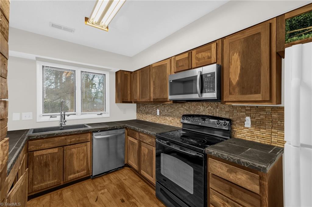 210 College Road, Unit 601 Greensboro, NC 27410 - Photo 6 of 29