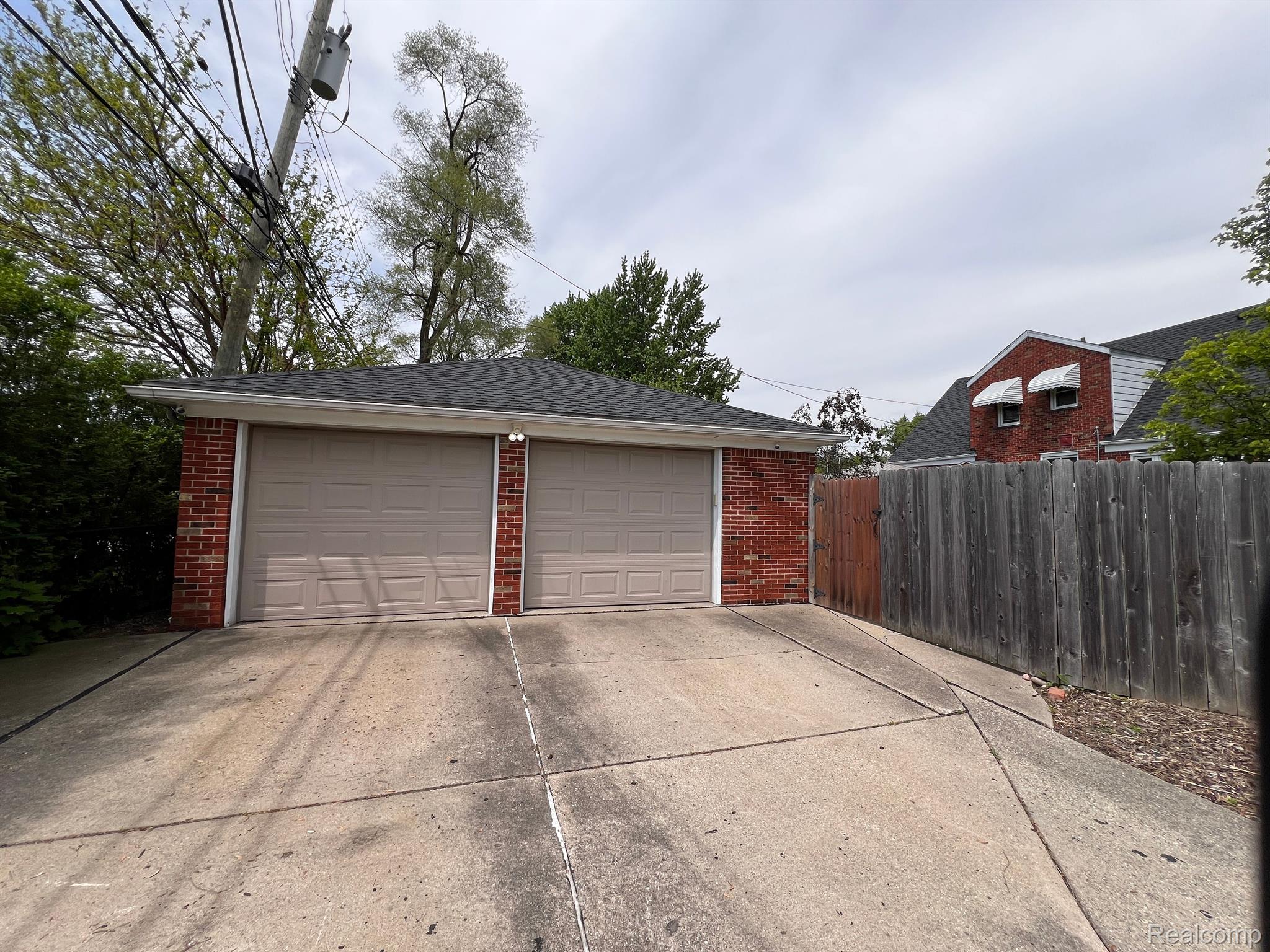 8488 Harding Street Center Line, MI 48015 - Photo 13 of 42 Gallery Image 13