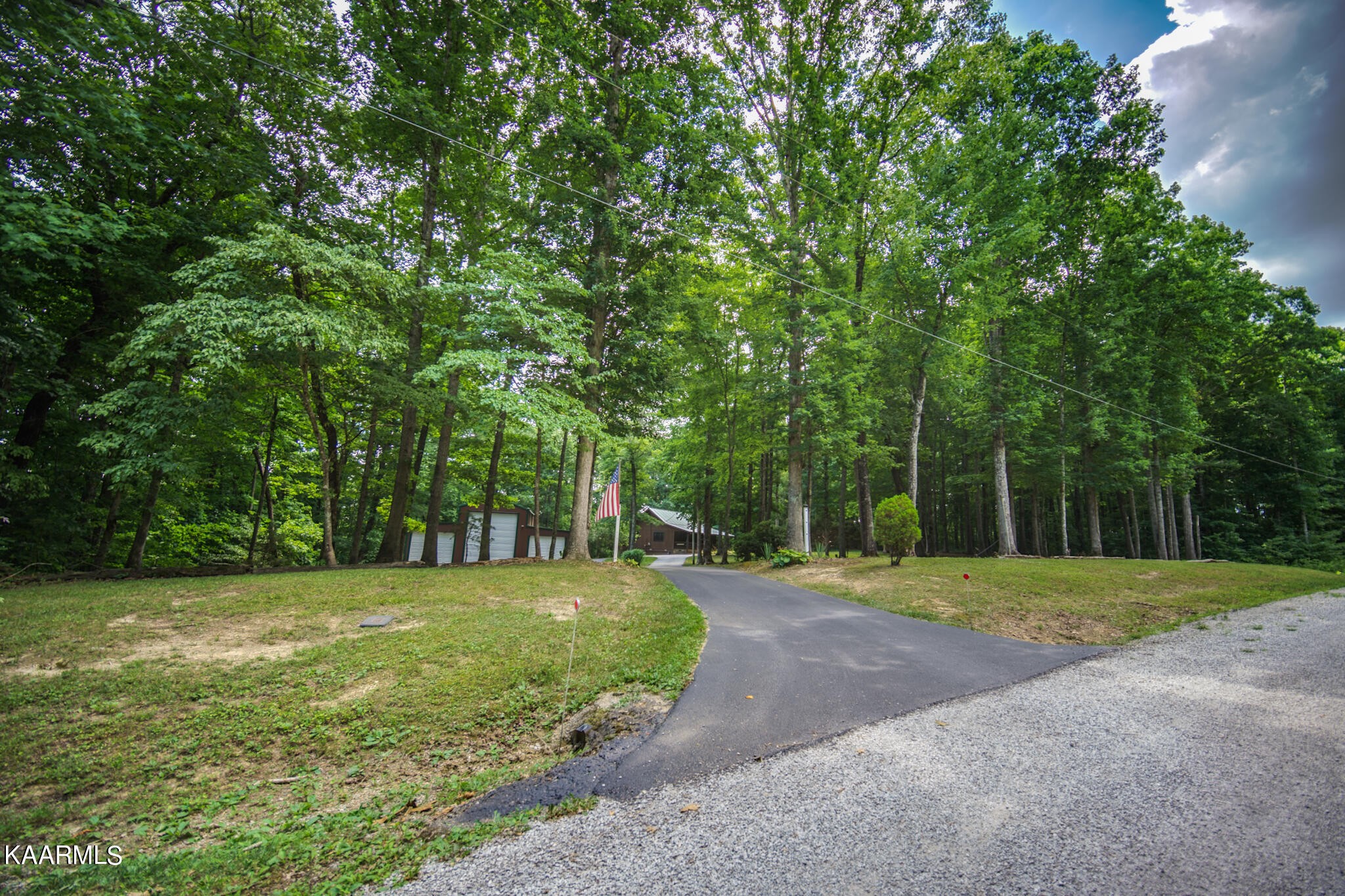 1283 Milo Webb Road Crossville, TN 38572 - Photo 3 of 34 Gallery Image 3
