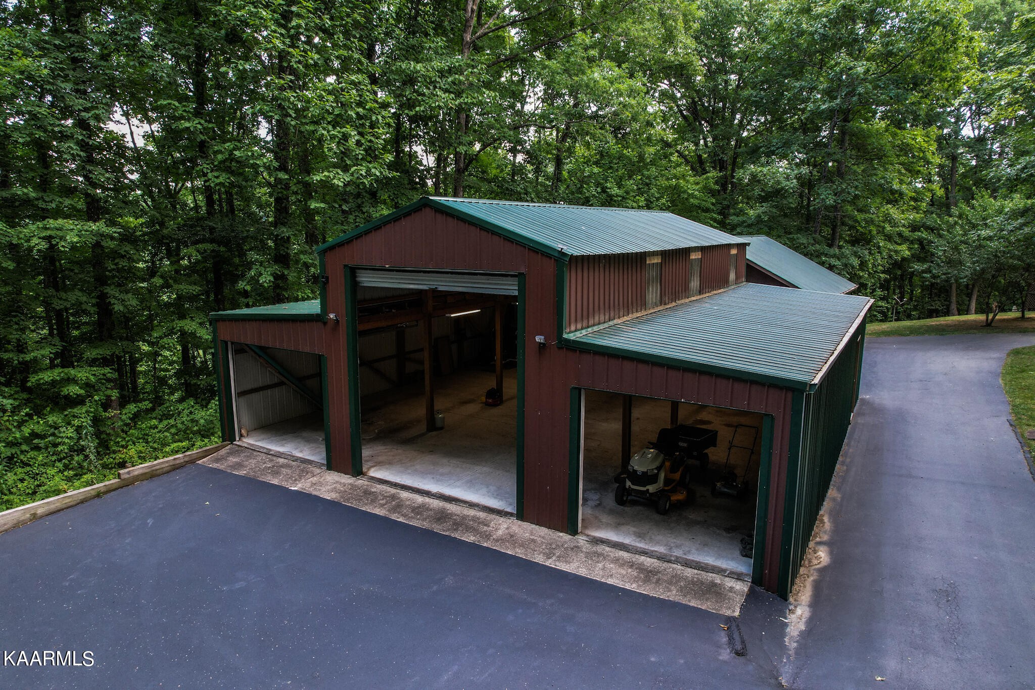1283 Milo Webb Road Crossville, TN 38572 - Photo 9 of 34 Gallery Image 9