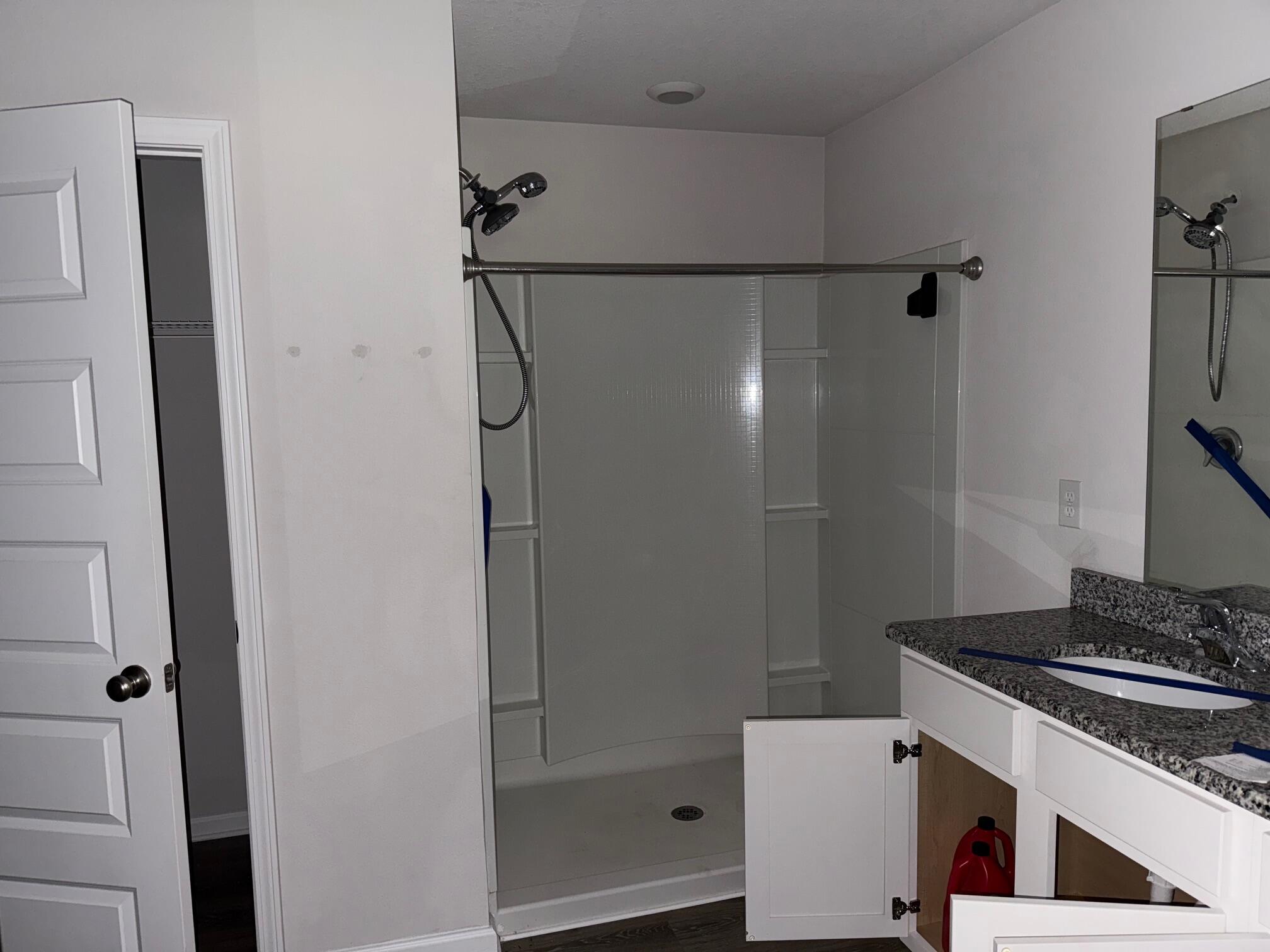 2825 Patriots Rdg Drive Crestview, FL 32539 - Photo 5 of 10 Bathroom2_2825 Patriot Ridge