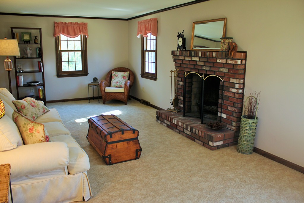 97 Laurel Road Wilbraham, MA 01095 - Photo 3 of 30 Gallery Image 3